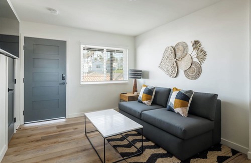 Townsite Condo | Oceanview Queen Suite Steps from the Sand (304)