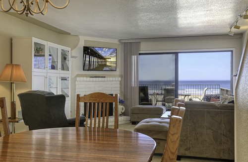 Downtown Condo | Classic California Oceanfront Living