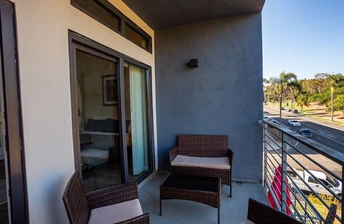 Bankers Hill Apartment | Awesome Balboa and Downtown View with Cozy Patio