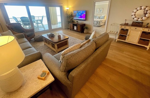 Jacksonville Beach Condo | Stunning Oceanfront Condo with Incredible Views 2 Bedrooms