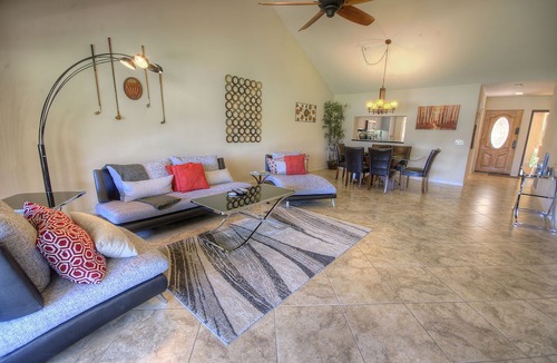 Village Condo | Stylish Golf Course Condo with Spectacular Mountain Views – LQ155