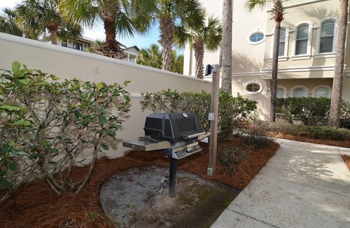 Seacrest Beach Condo | Summer Escape | Seacrest Pool Views + Bikes