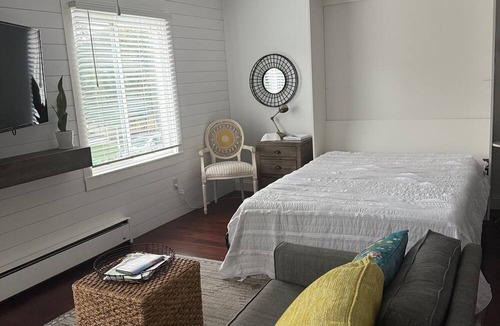Lewes Apartment | Beach Retreat in Historic Lewes - 829 Savannah Garage Apt