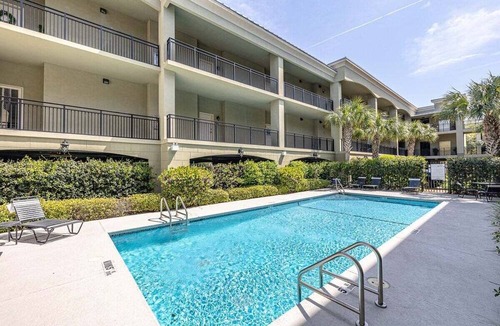 Demere Park Apartment | Located just blocks from Oceanfront Neptune Park