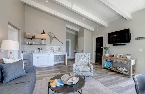 Morro Bay Condo | Salty Sister Beach House - Ocean Front and Rock Views