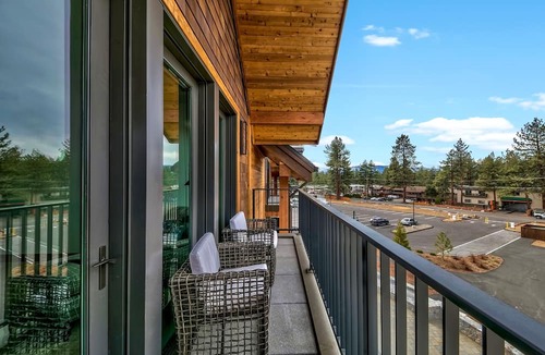 Lakeside Park Condo | Luxury Three Bedroom Residence steps from Heavenly Village