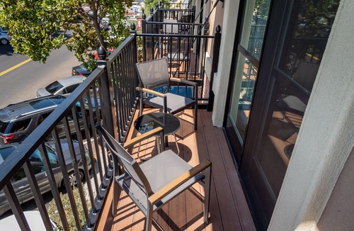 Paso Robles Condo | Paso Park Suite 201-Distinctive Balcony Suite Right in Downtown Paso Robles!