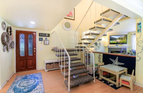 Avalon Condo | 12CT: Updates Spacious Townhome w/Patio, Private Balcony, BBQ