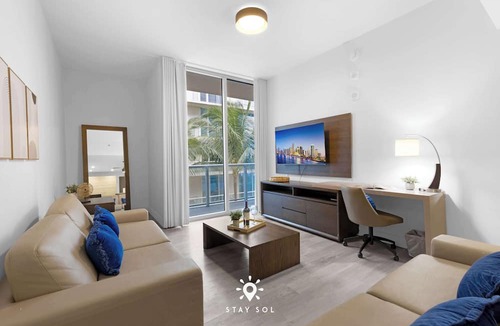 Hollywood Apartment | The Best Stay| Hot Tub & Pool|Hollywood Beach+ Gym