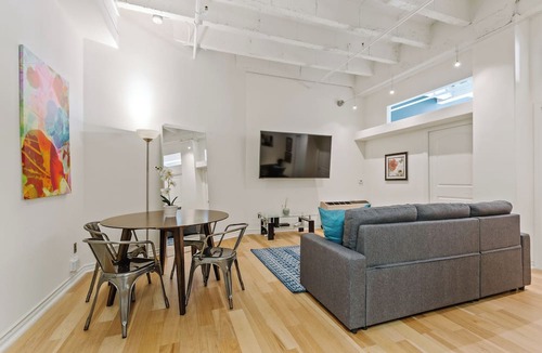 Historic Core Condo | Rooftop Pool & City Views! Long-Term Dtwn LA Stay