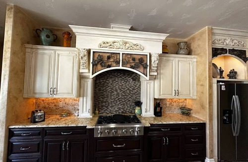 Lakeport House | Spacious 6-bedroom Tuscan style on 18 acres in Lakeport with WiFi, Pool, Gated