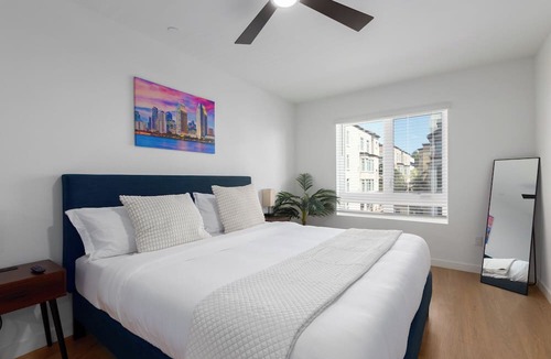 Bankers Hill Apartment | NEW BUILD-ideal San Diego location, Little Italy, Gaslamp-WiFi, AC, 2x King beds