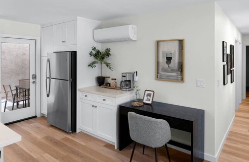 Mission Hills Apartment | Trendy Mission Hills Condo, Parking, Central