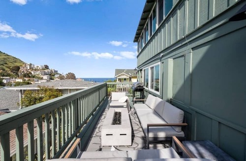 Avalon Apartment | Charming 2-bedroom apartment with Ocean Views!
