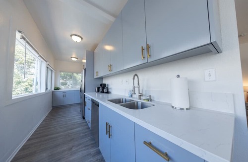 Willmore House | Near Long Beach Downtown Full House | 2 King6Queen