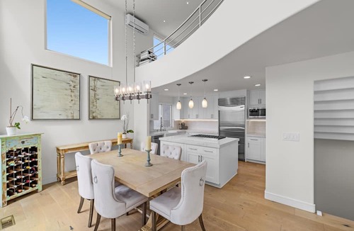 Gas Lamp Section House | Stunning 4 story Manhattan Beach Sand Section Home