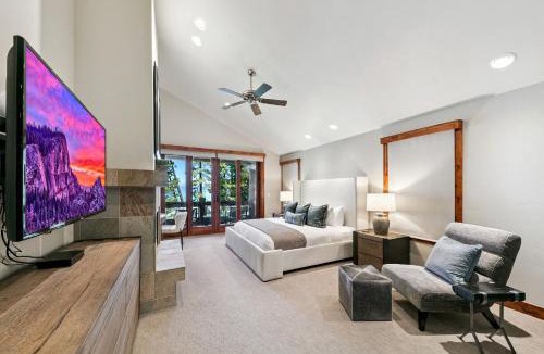 Sierra Shores Apartment | Luxury Lakefront Remodel BBQ Hot Tub near Heavenly PEAK SS6