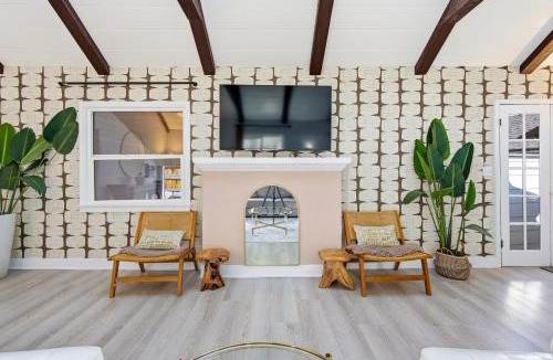 Beverly Glen House | Bel Air Very Private and Comfy Home with Jacuzzi