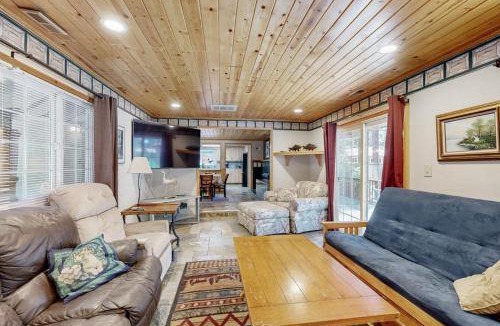 Black Bart House | Get outside and play in South Lake Tahoe - minutes to Heavenly & lake
