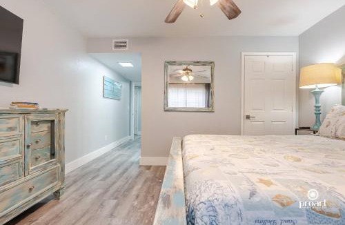 Indian Bayou Apartment | Anchor - modern place a half of mile to the beach