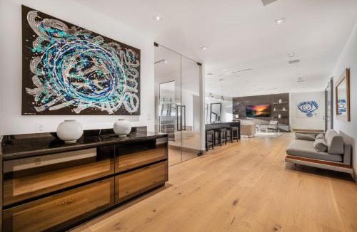 Bel Air Apartment | Linda Flora Modern Estate