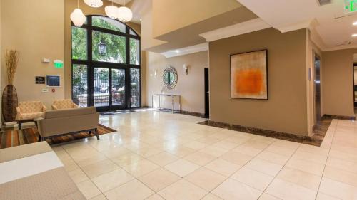 Koreatown Apartment | Holiday in LA - 1br with Free parking, Laundry, Pool