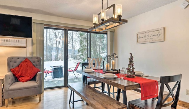 Hartford Escape w/Fire Pit ~ 3 Mi to Ski & Golf!