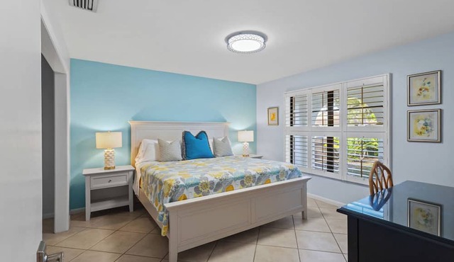Milano Vacation Rental: Newly Renovated 3-BR Home with Private Pool, Hot Tub, and Pet-Friendly Front Yard. Minutes from Vanderbilt Beach