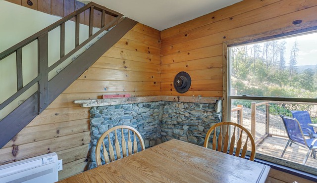 Updated Cabin in Lewiston Historical District!