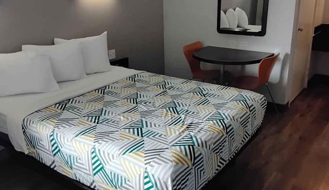 Hotel B5 Watsonville, CA - Monterey Area