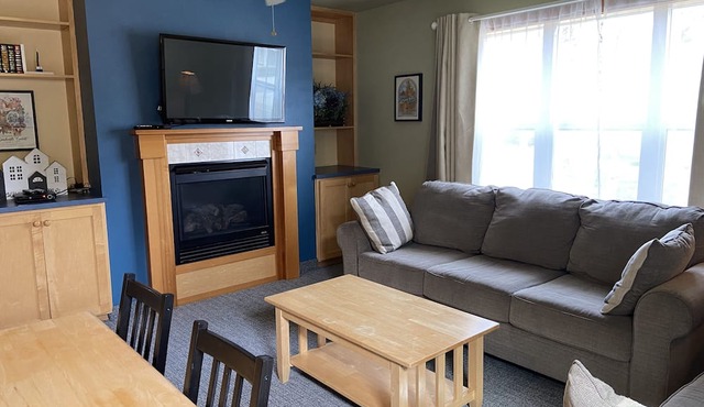 Sea Breeze Court