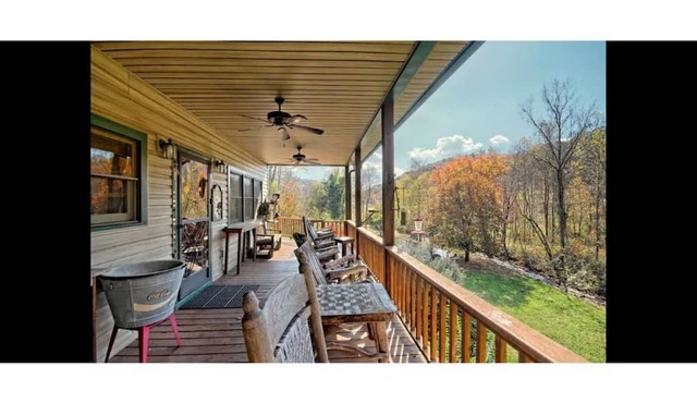 North GA Mountain Paradise Natural Swimming Pool and Stream
