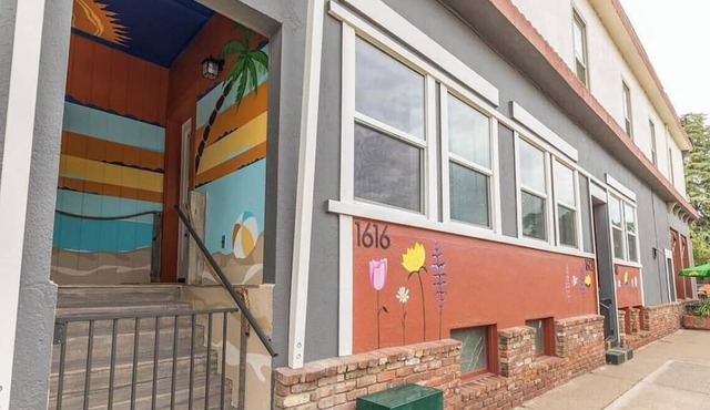 Modern Escape Downtown Hotspot Near Hospitals