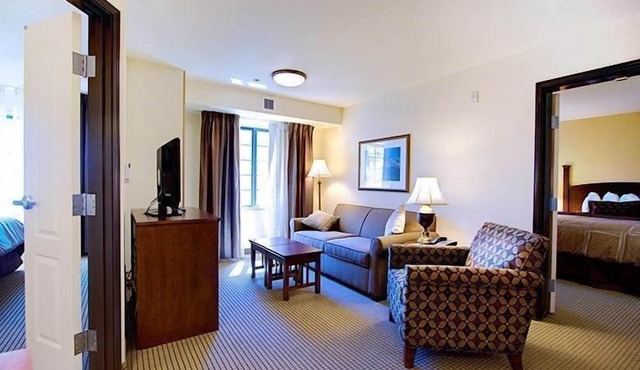 Free Breakfast Buffet. Pool, Hot Tub
