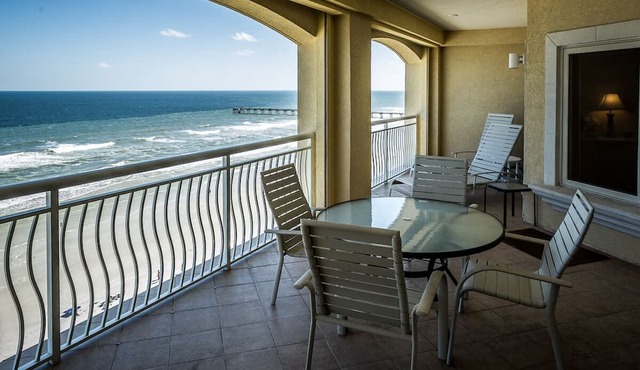Stunning Oceanfront Condo with Incredible Views 2 Bedrooms
