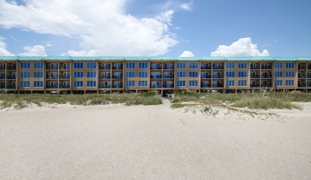 Remodeled 2 Bedroom/2 Bath, 2nd floor Oceanfront condo sleeps 6. Balcony & Pool.