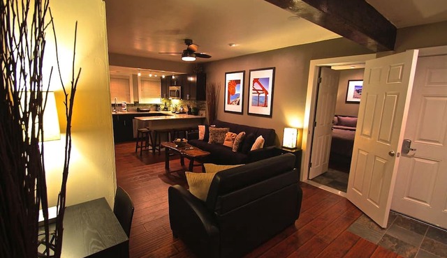 Lakeside Gondola Lodge 3 Bedroom Penthouse sleeps 8-10
