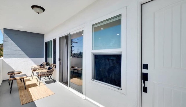 Spacious 3-bedroom condo in delightful View Park-Windsor Hills with great views