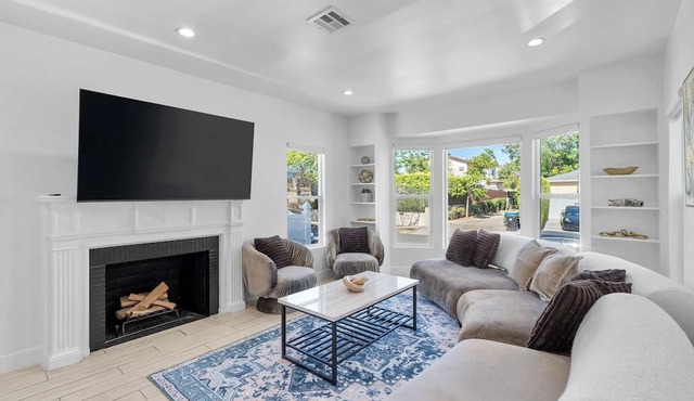 Spacious Westside House · Private Backyard