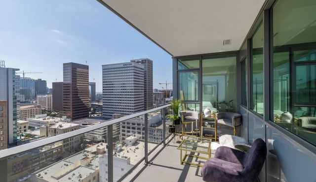 2-bedroom Apartment in heart of Downtown San Diego with amazing Ameneties