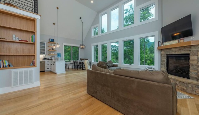 Eagle View | Pets, Fenced Yard, Screened Porch, Chef's Kitchen & Stunning Views!