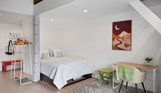 Casa Cornu- Studio+Loft Condo with Heated Pools and Mountain Views