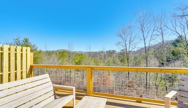 Near Hiking Trails: Mtn-View Haven in Englewood!