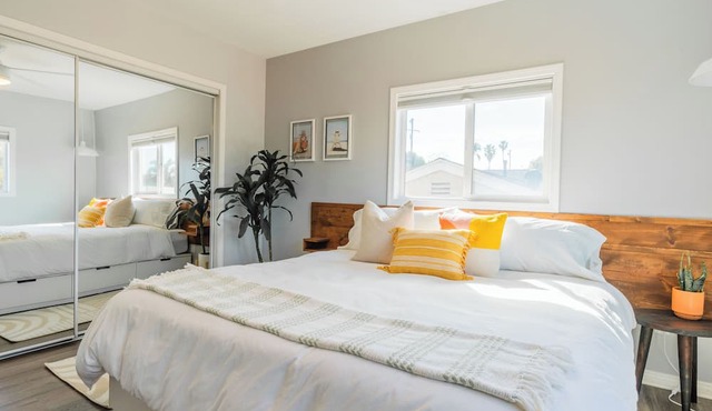 A 2bed 2bath modern coastal vibe made for your perfect Southern California stay!
