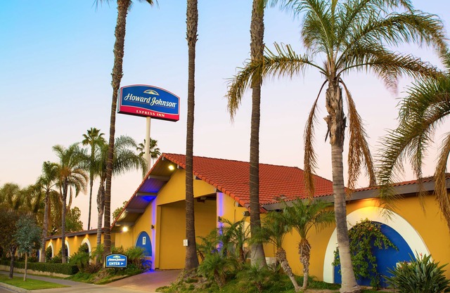 Howard Johnson by Wyndham National City/San Diego South