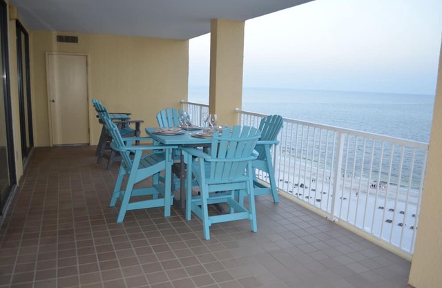 BOOK NOW! BEACH FRONT-WRAP AROUND BALCONY-SUMMER HOUSE-ORANGE BEACH