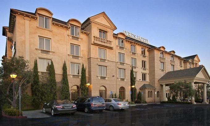 Hawthorne Hotel | Ayres Hotel Manhattan Beach Los Angeles