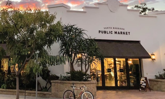 Upper East Apartment | Cozy two bedroom apartment in Downtown Santa Barbara - Walk to anywhere!